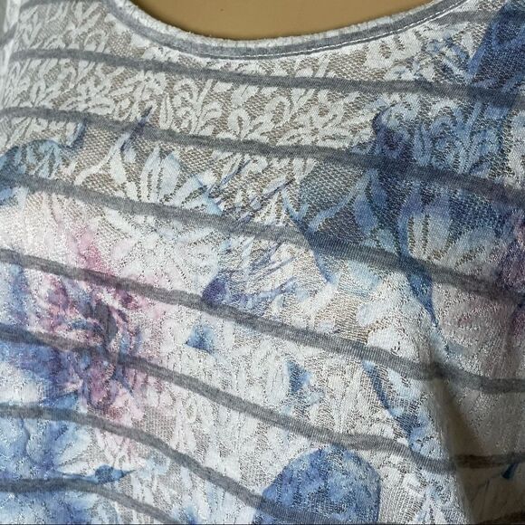 Maurices Floral and Striped Short Sleeve Blouse White With Gray Stripes large - Picture 4 of 11